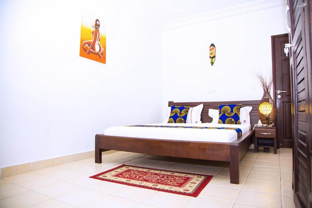 Cypa Hotel Абиджан Екстериор снимка