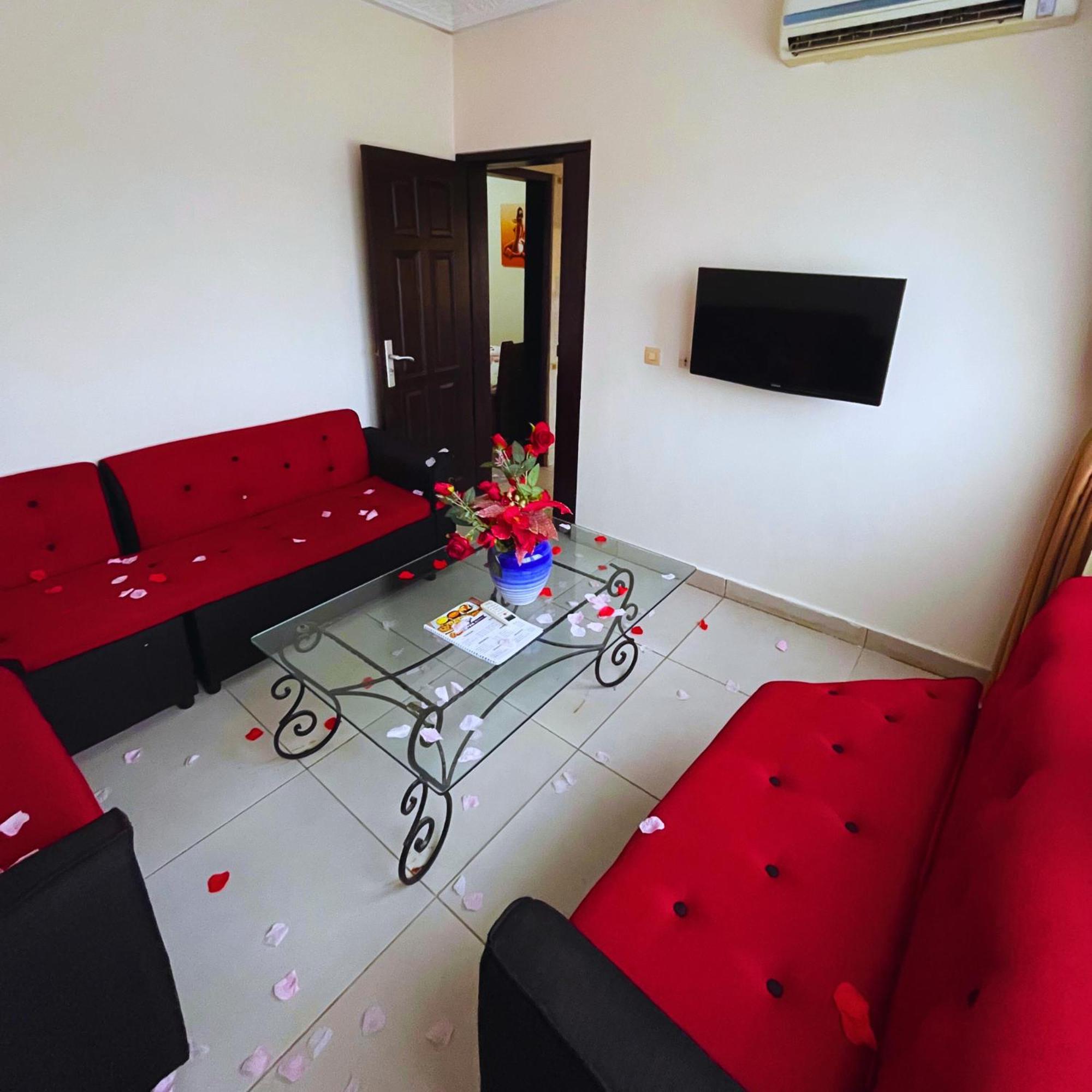 Cypa Hotel Абиджан Екстериор снимка