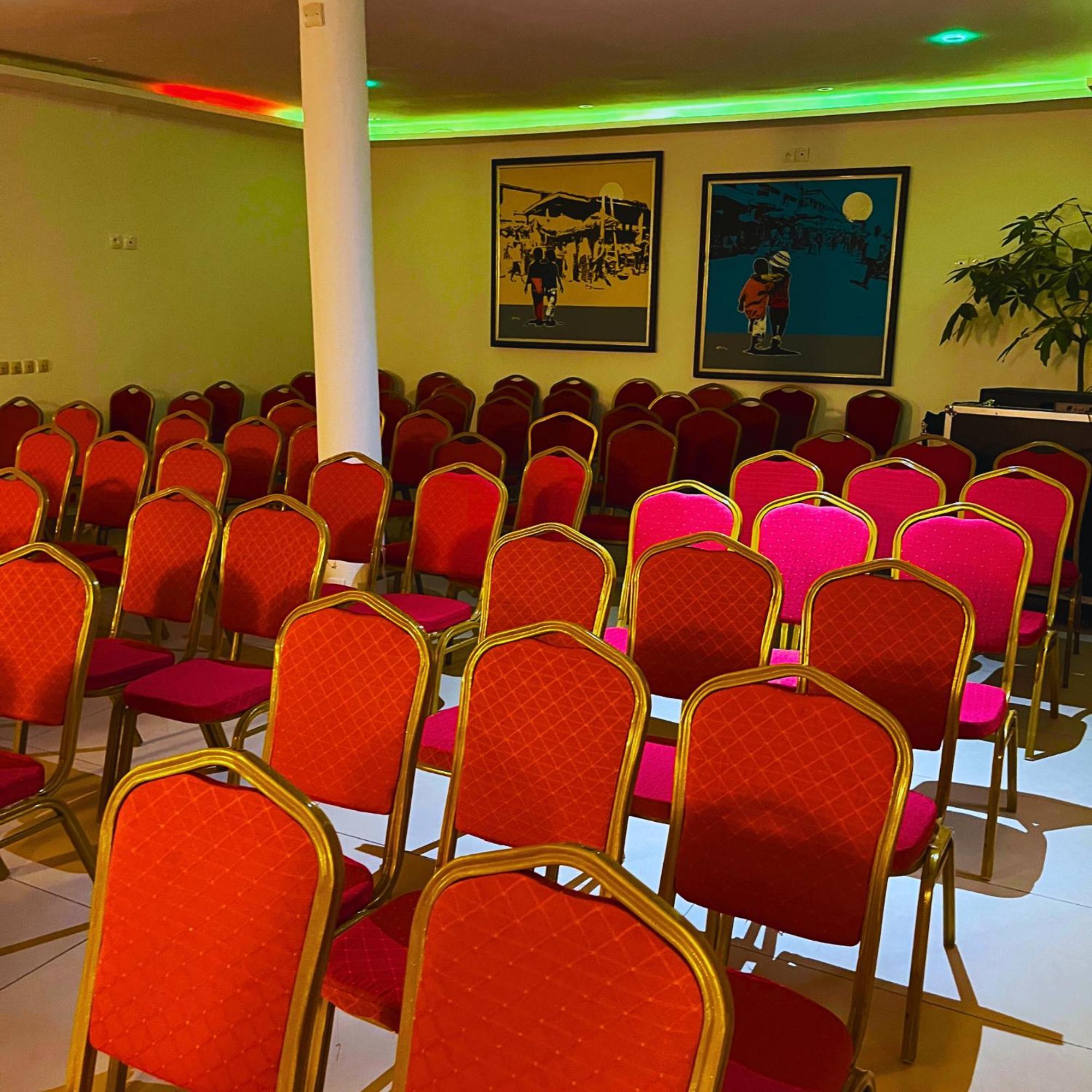Cypa Hotel Абиджан Екстериор снимка