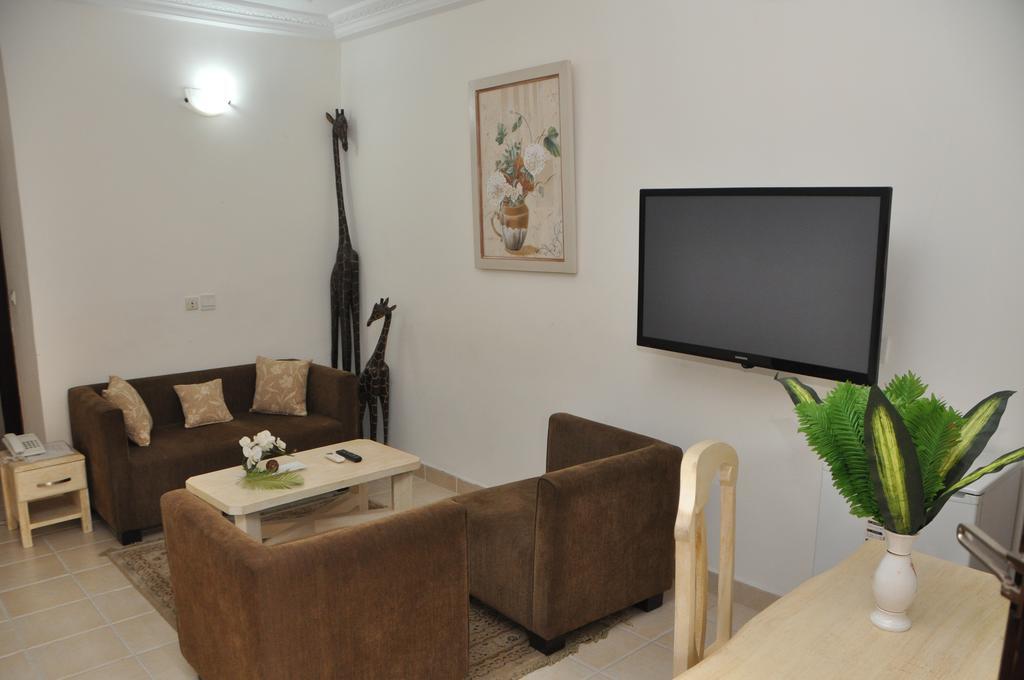 Cypa Hotel Абиджан Екстериор снимка